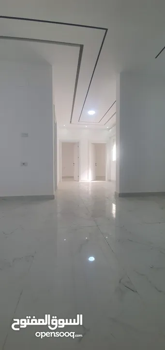شقة جديدة للبيع حجم كبيرة في مدينة طرابلس منطقة السراج طريق كوبري الثلاجات بعد شارع البغدادي