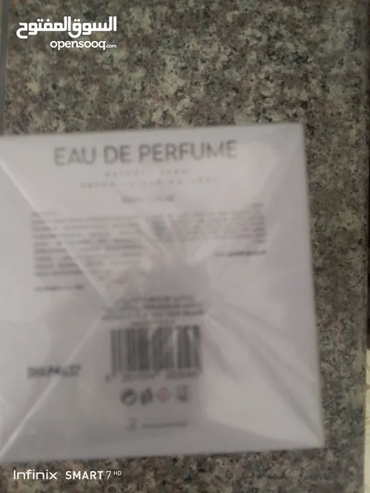 عطر للسيدات مصدر العطر من الكويت للبيع