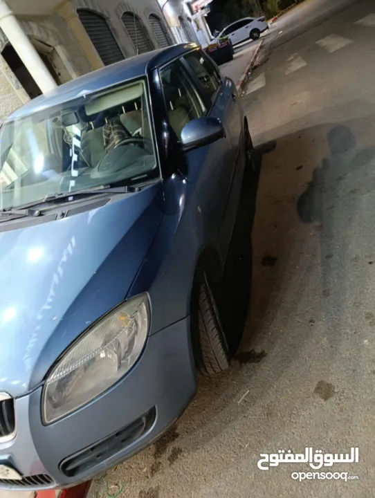 سيارة نضيفة وخالية من الحوادث