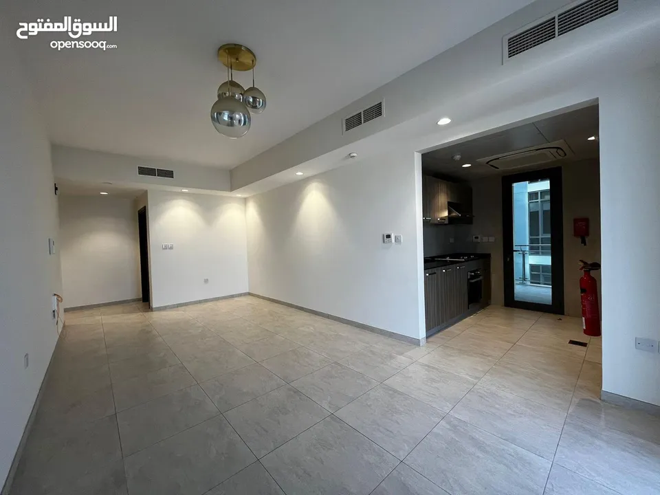 2 BR Luxury Apartment in Muscat Hills – Boulevard Ref 525