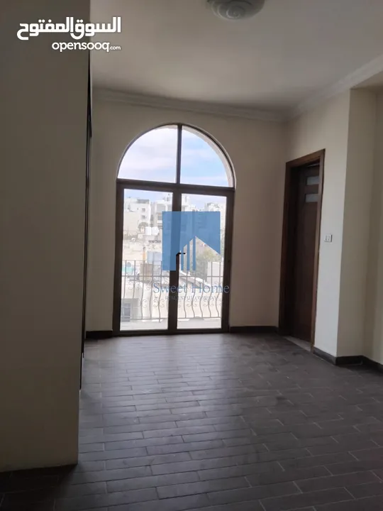 شقة طابقية فاخرة للبيع في الأمير راشد قرب مجمع الداود طابق ثالث مع روف دوبلكس 490م تشطيب سوبر ديلوكس