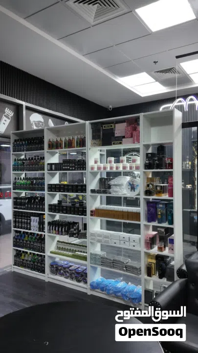 اكبر صالون رجالي بعجمان للبيع