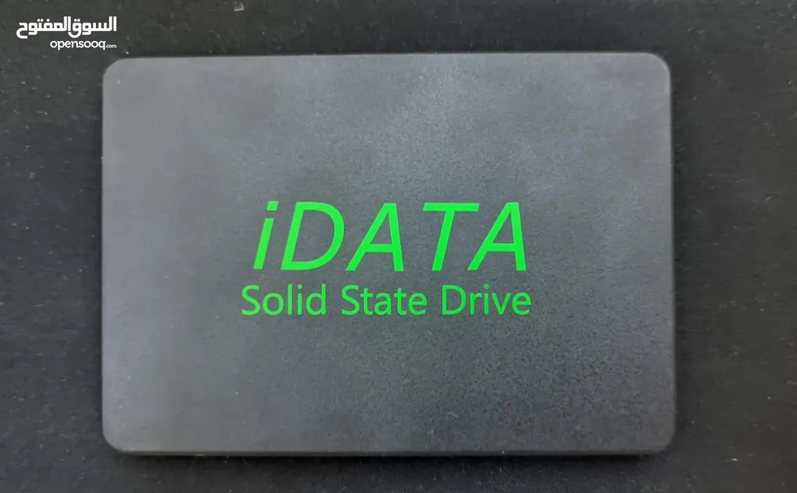 اسم القطعة هو: iDATA SSD 256GB SATA (موديل DS256G-25ST3).