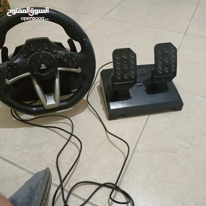 سترينج بلايستيشن اصلي من شركة بلايستيشن مستعمل بحالة الوكاله تم استعماله مرتين فقط يشتغل على ps4 ps3