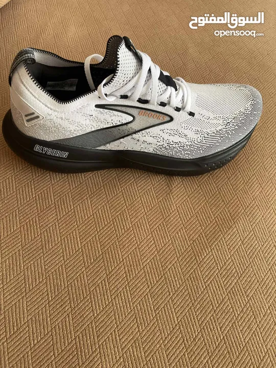 حذاء رياضي Brooks Glycerin أصلي جديد – مقاس 46 أوروبي / 12 أمريكي – مريح جداً للجري  دينار