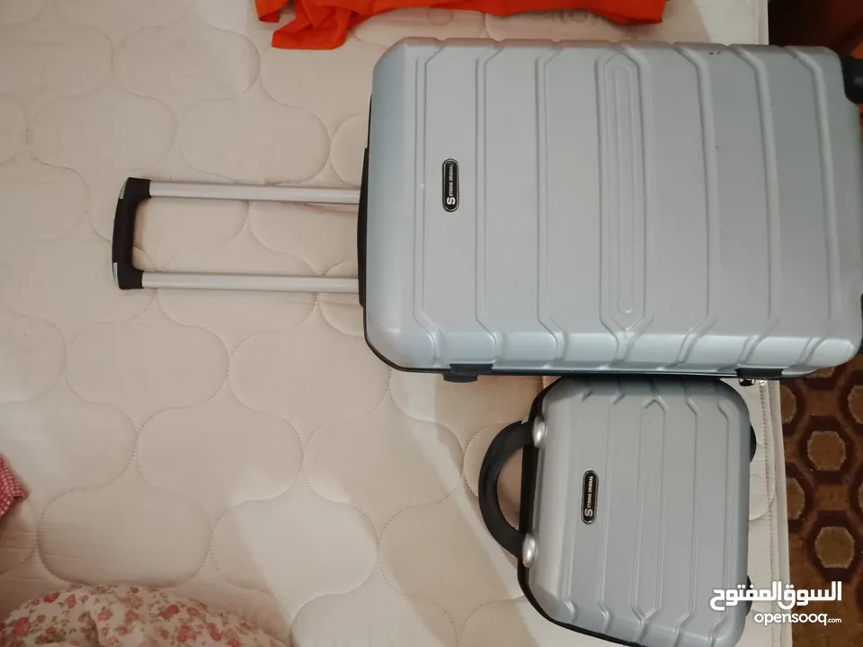 شنطه سفر للبيع المستعجل