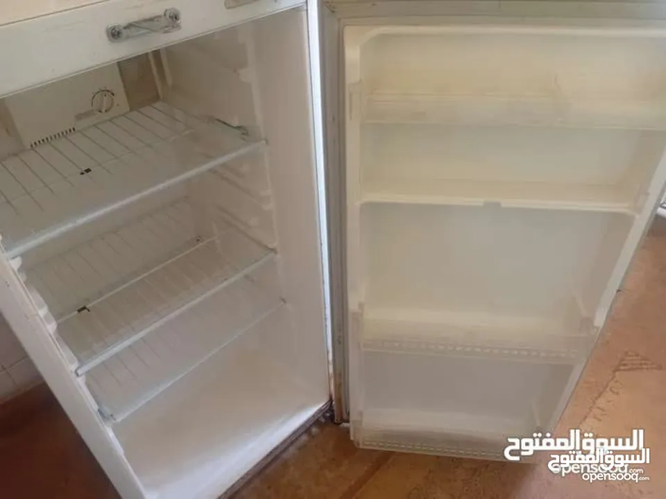 ثلاجه توشيبا تبريد هوا نظيفة للبيع ب 70 دينار قابل للتفاوض