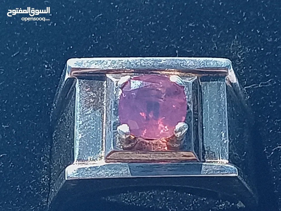 خاتمين فضه صباغه يدويه حرفيه متوجين بحجر زفير كشميري وحجر ياقوت كشميري طبيعيين غير معاجين إطلاقا