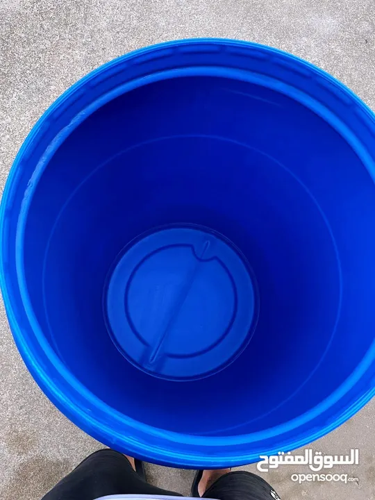 براميل بلاستيك نضاف