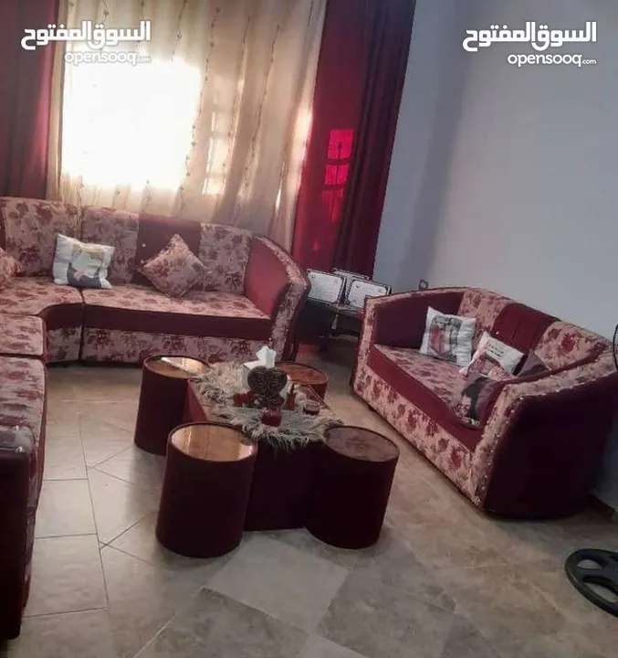 شقة طابقية ارضية في حي شعبي للبيع المستعجل في حي رمزي