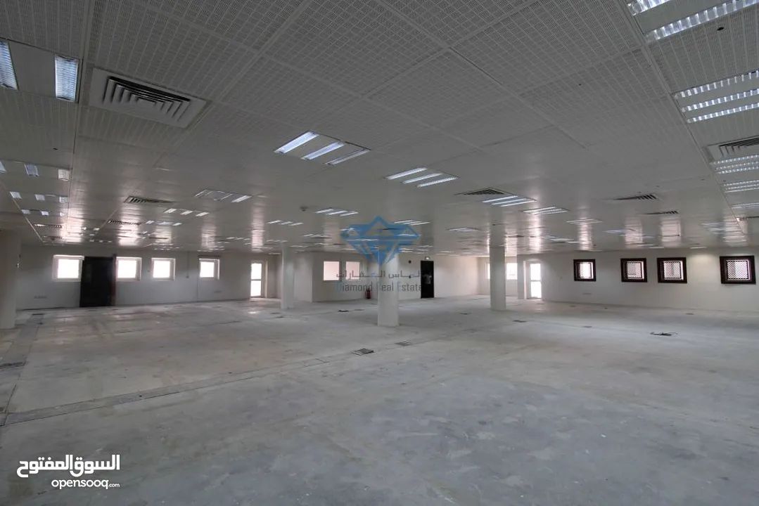 #REF1119    915sqm Commercial Space Available for Rent in Madinat Qaboos