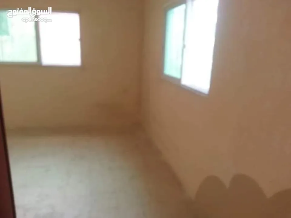 بيت مستقل للبيع في حي القمر الزواهره
