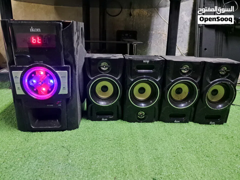 1 big & 4 small Bofors