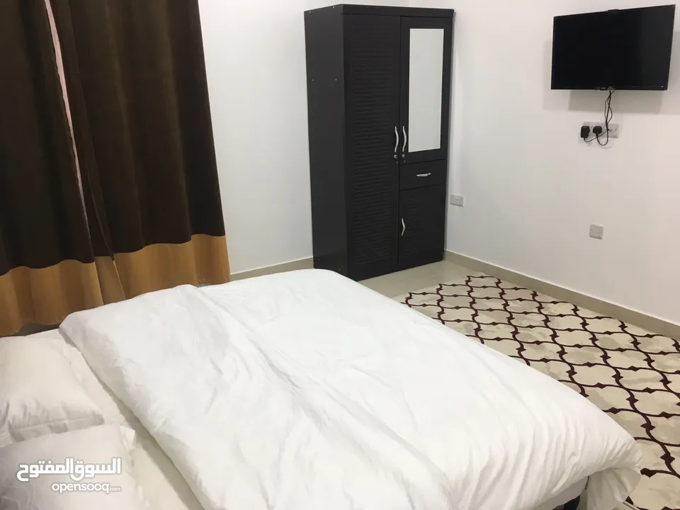 Furnished rooms behind City Center Al-Maalah (for daily and monthly rent)