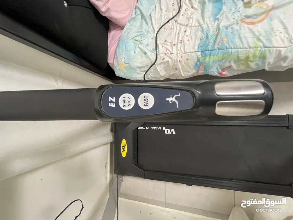 فرصة نادرة! جهاز مشي احترافي VO2 Space بحالة الوكالة (كالجديد تماماً) قابل للطي