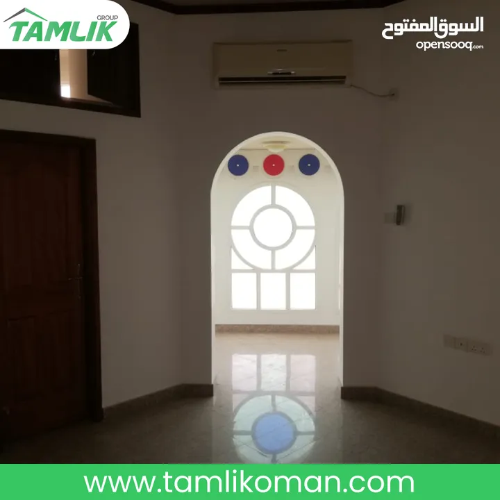 Grand luxury Villa for Sale/Rent in Shatti Al Qurum  REF 881BM فيلا فاخرة للبيع/الايجار في القرم