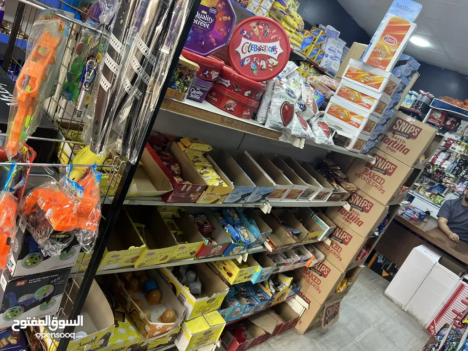 رفوف للبيع مستعمل