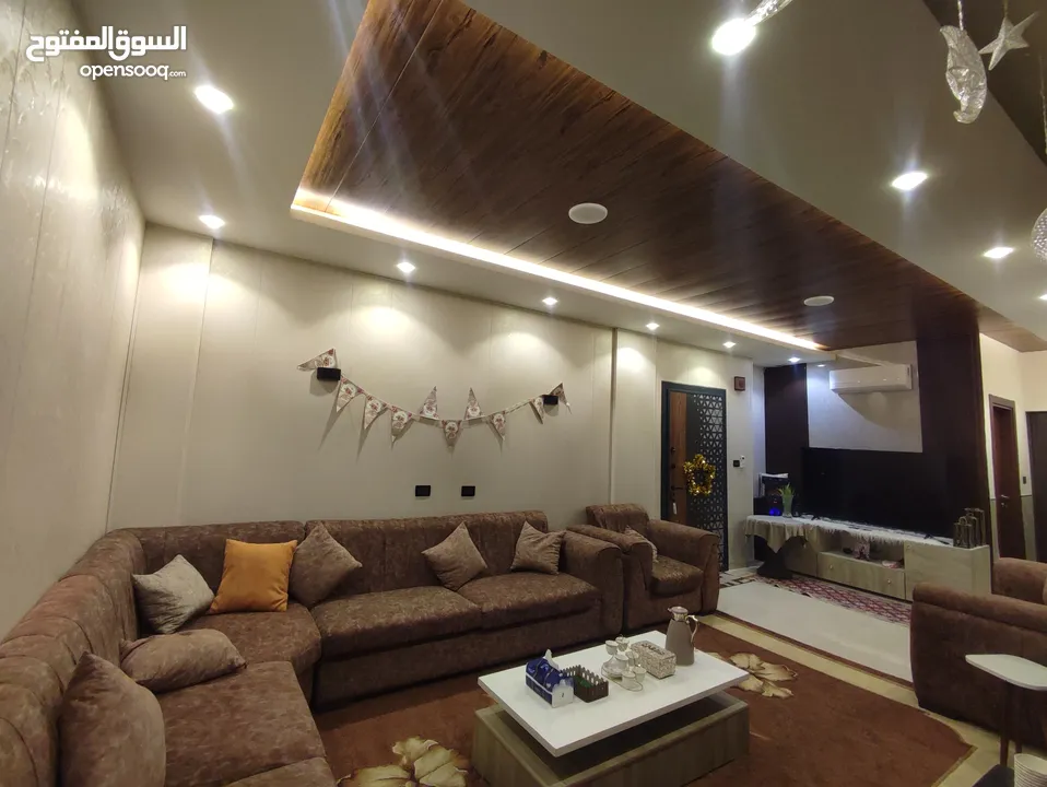 شقة طابق تسوية بناء حديث للبيع