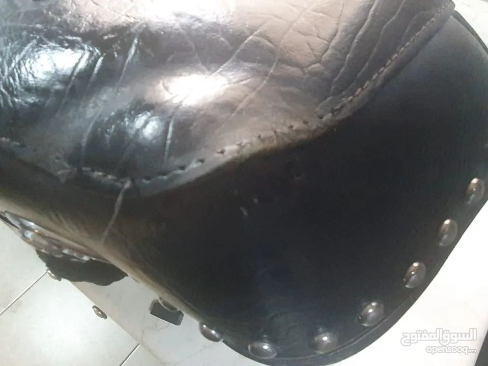 شنتات جلد فخمين لدراجه هارلي كلاسيك هيراتيج جانبيات جلد اصليSaddle bags مستعملات