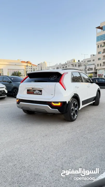 كيا نيرو ترخيص 2023 محرك 1600 هايبرد جير أوتوماتيك 141 حصان