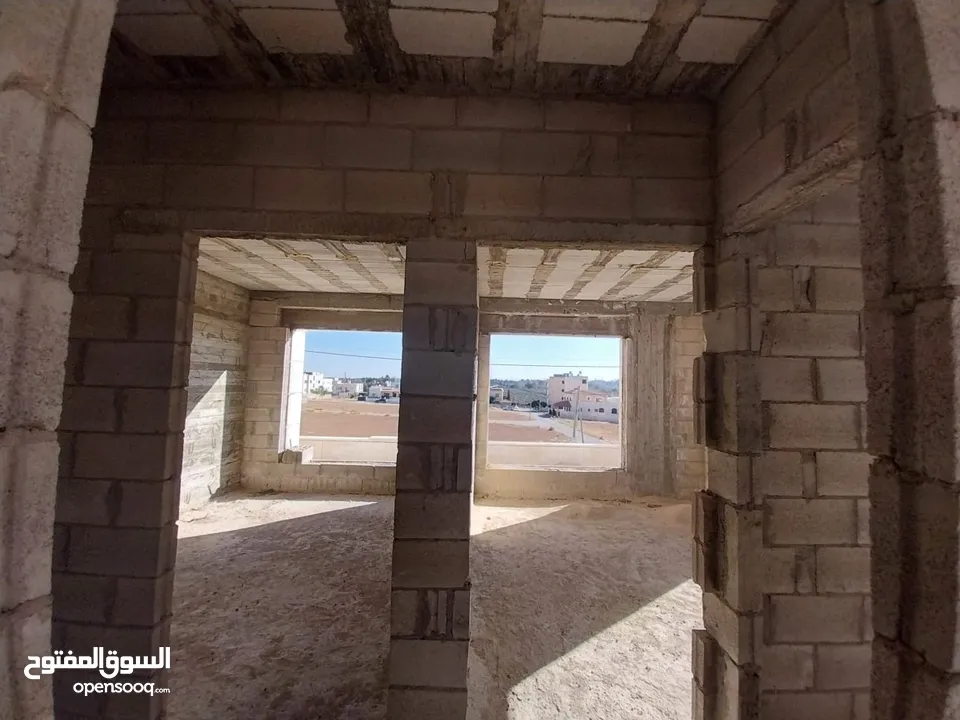 فيلا قيد الإنشاء للبيع من المالك مباشرة