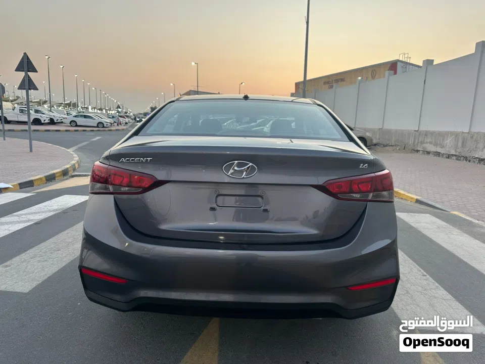 هيونداى أكسنت1600 سى سى موديــل 2018بدون حوادث خليجـــــــــى كشافات ضباب تكييــــف باورسنترلوك