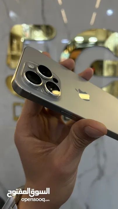 iPhone 15 Pro 256GB : battery : 87% وارد شرق اوسط في كسر صغير بالباك