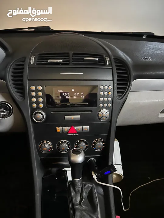 للإيجار فقط من عند ليون جروب اسعار تناسب الجميع  سيارة العشاق SLK مرسيدس