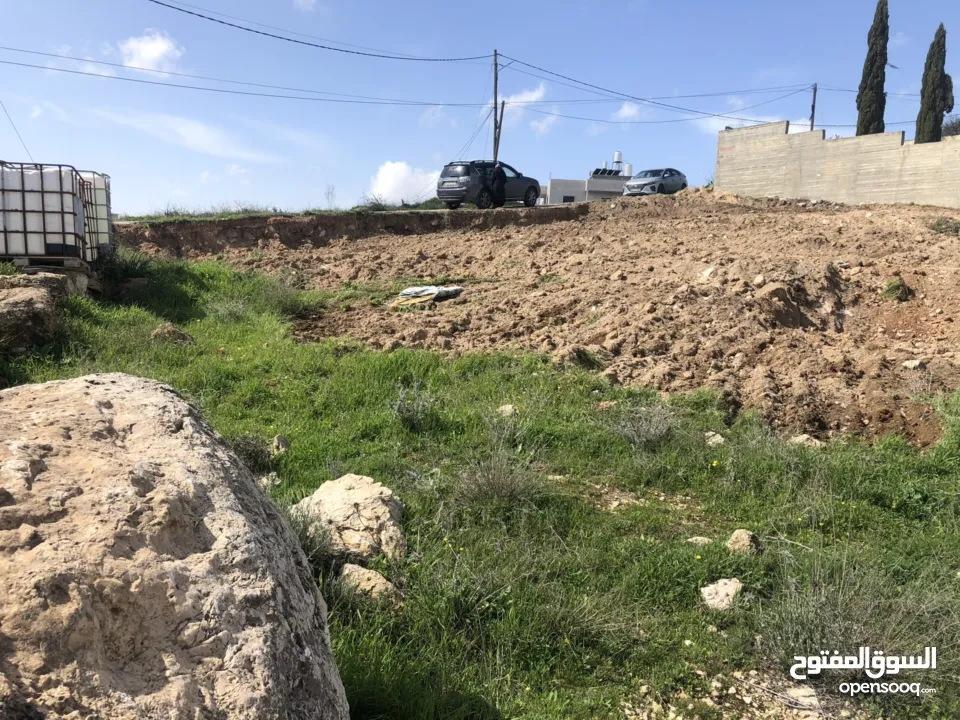 للبيع قطعة أرض طابو 881 م في سنجر/ خلة مناع الحي الغربي مطلة و كاشفة