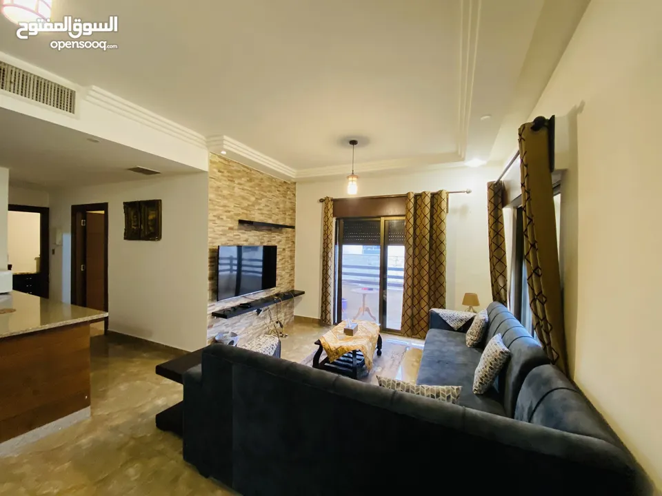 شقة طابق 3، 2 نوم، (1) ماستر، حمامين مفروشة بحي الرونق بإطلالة.
