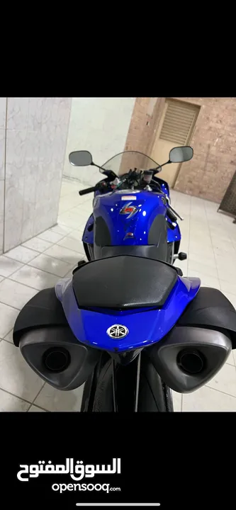 Yamaha R1 2010 (Racing Blue Edition)