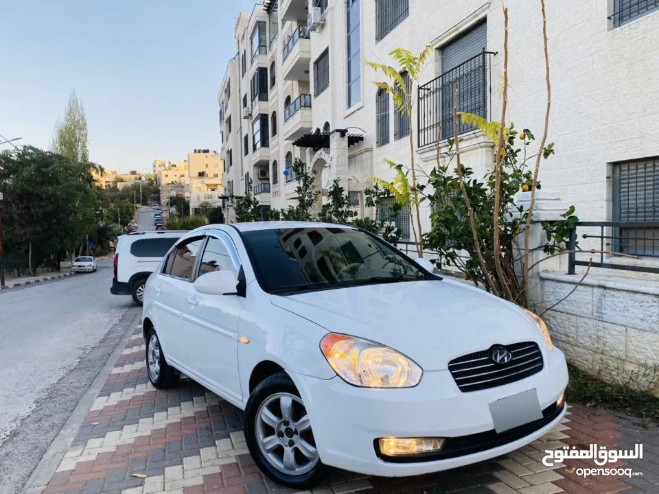 هونداي فيرنا 1600 فل اوتماتك ماشاءالله ممتازة السيارة الله يبارك لصاحب النصيب ..