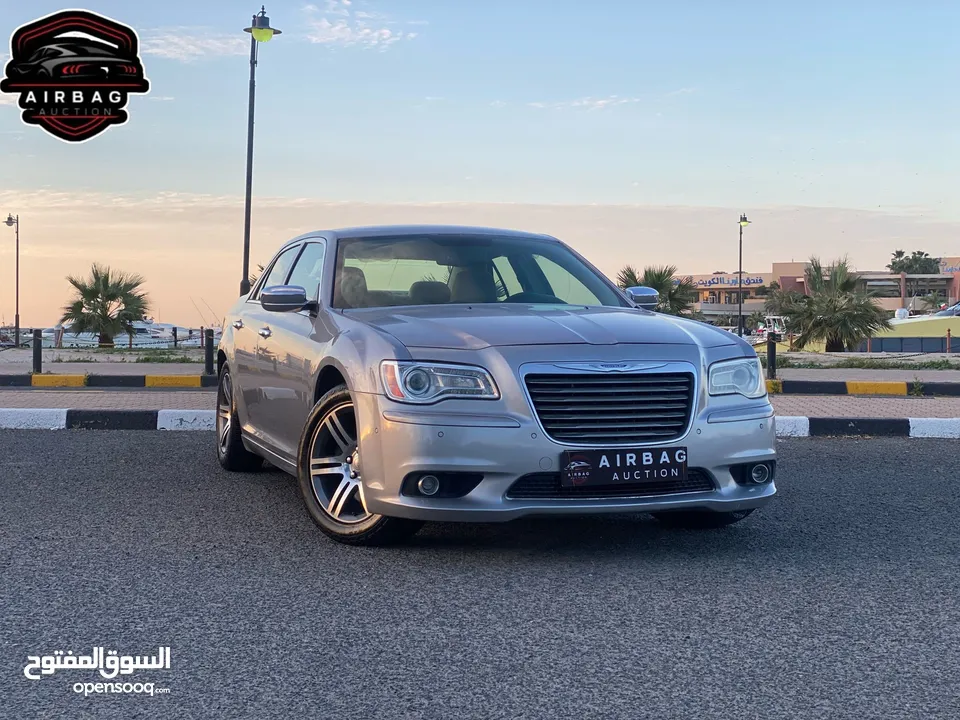 كرايزلر C300 موديل 2013