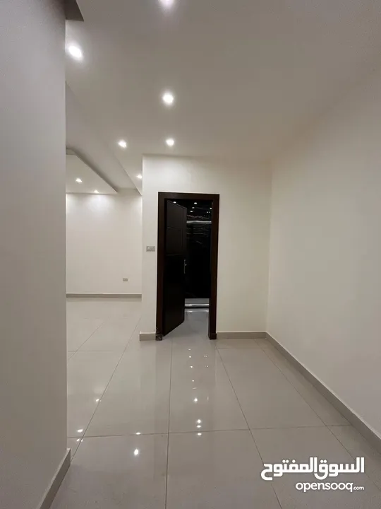 شقة طابق ارضي مع ترسات سوبر ديلوكس بأجمل مناطق مرج الحمام / شقة طابق الثالث مع رووف وترس