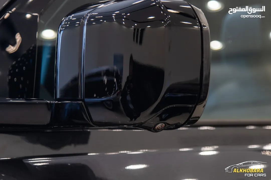 Land Rover Defender 2023 Plug in hybrid Black Package