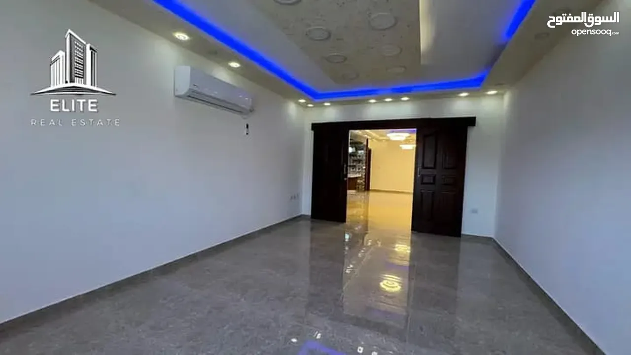 للايجار شقه دبلكس في سطح مرحبا قرب شارع القدس