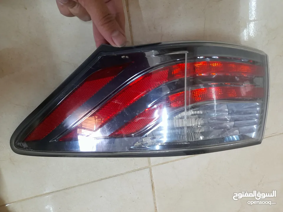 اضوية لكزس ct200 h  بحال الجديد وشانجان وتوسان
