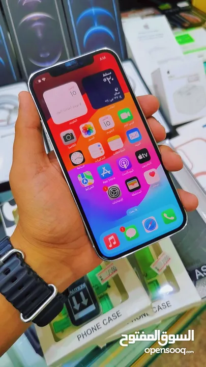 عرض العيد: iPhone 12pro 256gb هواتف نظيفة جدا بدون اي شموخ أو مشاكل بحالة الوكالة مع ضمان و الملحقات