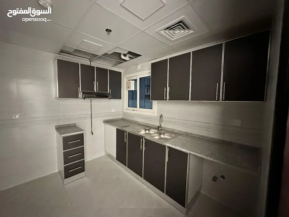 ( محمود سعد ) للايجار السنوي غرفتين وصالة اول ساكن في ابو شغارة