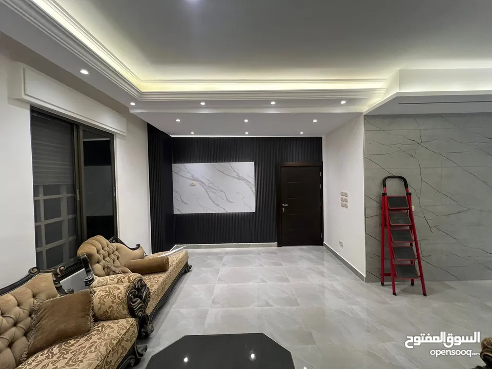 فيــلا مميزة للبيع –  طريق المطار  - خلف مدارس الشويفات