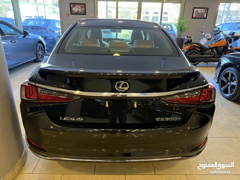 Lexus ES300h 2024 زيرو كفالة الوكيل