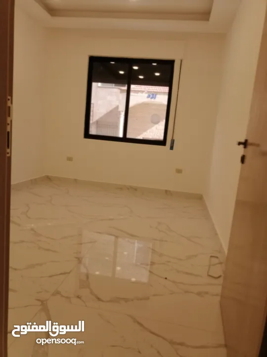 شقة جديدة أرضية للايجار لم تسكن
