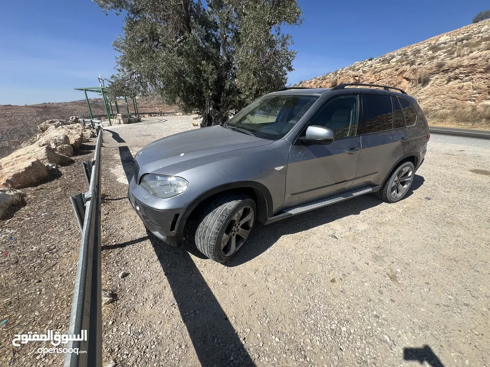 بس ام x5. 2008