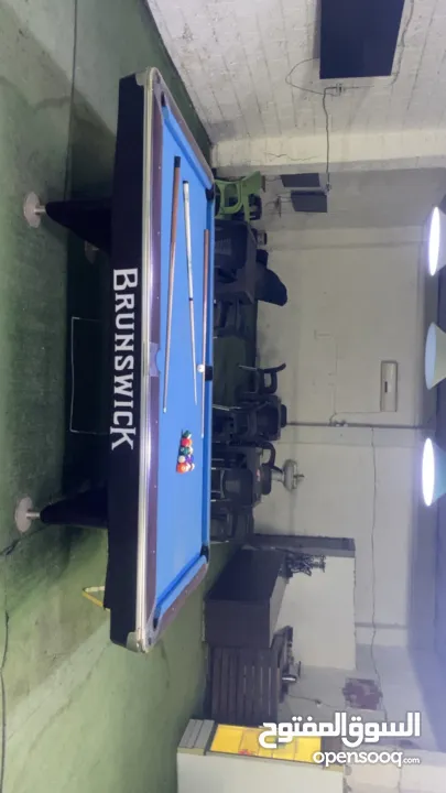 طاولة بلياردو امريكي وعدة قهوة