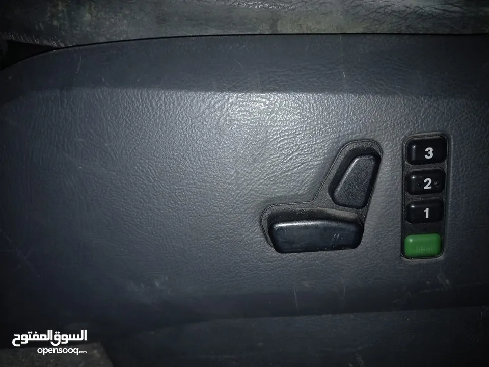 مرسيدس ML 350 موديل 2003 بحاله الوكاله مالك واحد ماشي 137 الف ميل