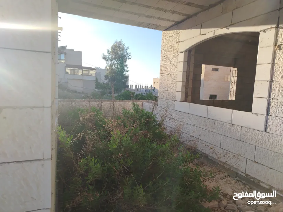 بيت عظم المغاريب واجهة حجر