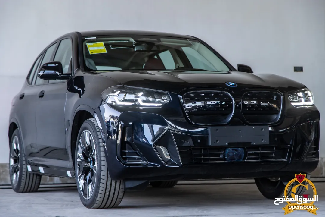 الان لدى شركة العلامة الذهبية لتجارة السيارات   BMW IX3 2024 M kit full Electric