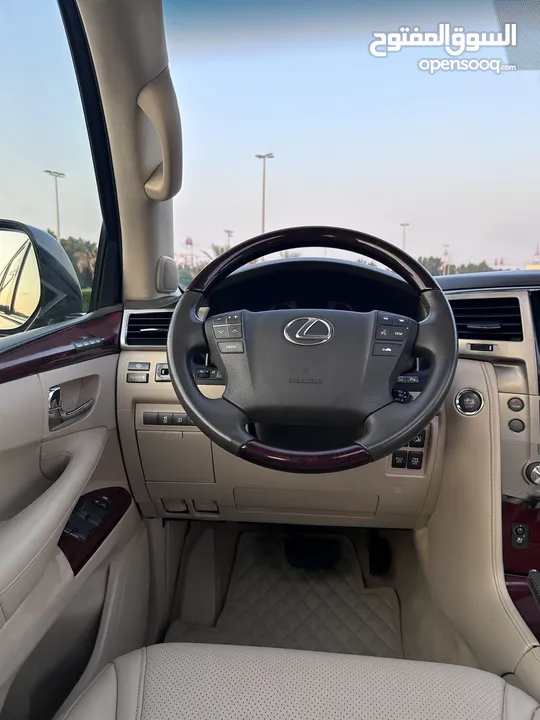 LEXUS LX 570 -GCC - very clean car