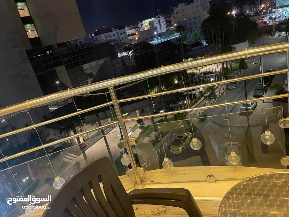 شقة روف مفروشة للايجار 2 نوم في شارع المدينة المنورة قرب مطعم ورد