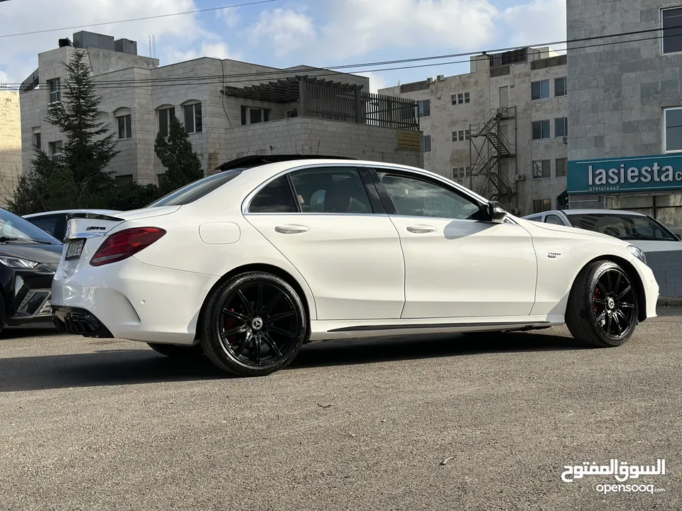 مرسيدس C63 للبيع بسعر مغري